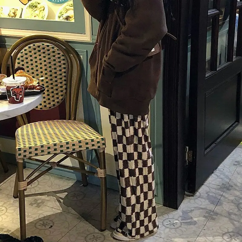 Рисунок 4 - Винтажные клетчатые брюки QWEEK