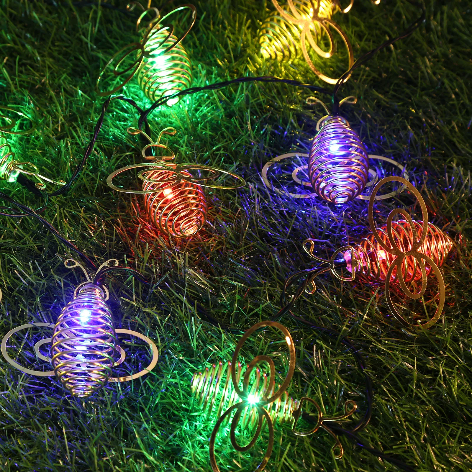 

Garden Solar Light LED Multi Color Metal Iron Bee Animal Shape Hanging Lamp Outdoor Courtyard Lighting Accessories