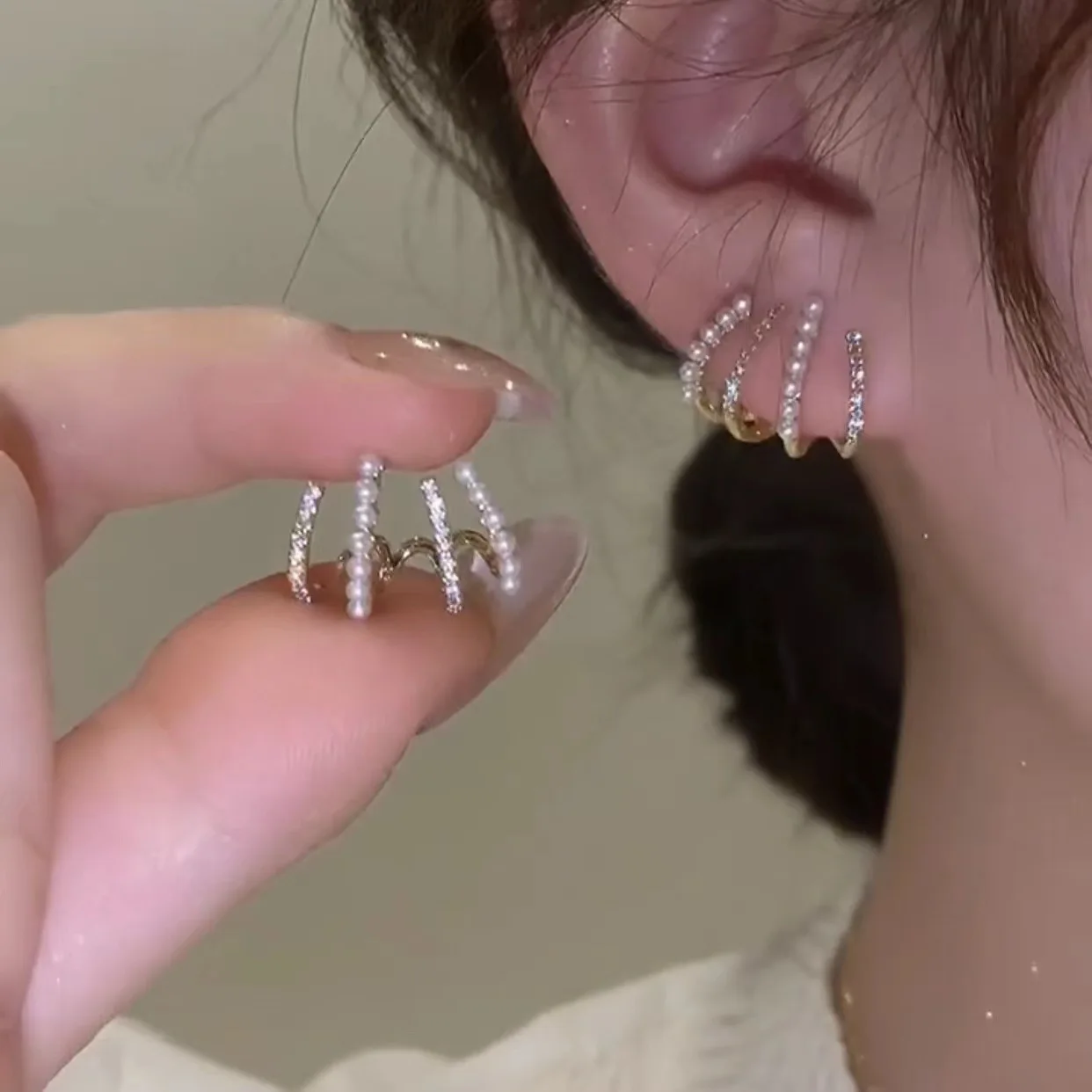 

Korean Claw Imitation Pearl Zircon Stud Earrings for Women Four-Prong Crystal Flower Butterfly Geometric Earring Fashion Jewelry