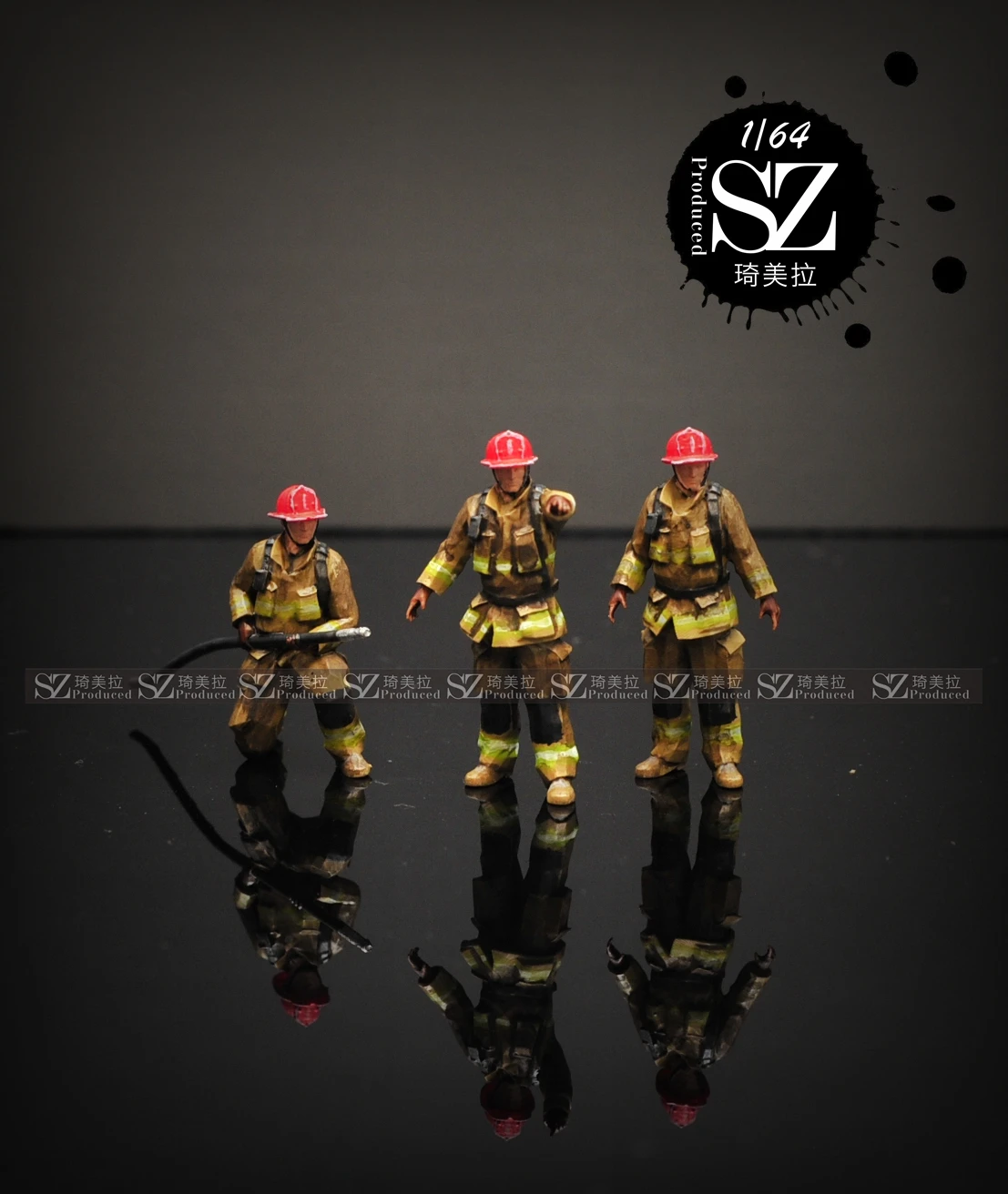 

1/64 puppet model firefighters can be equipped with CODE3 green light car model scene layout decoration micro landscape props