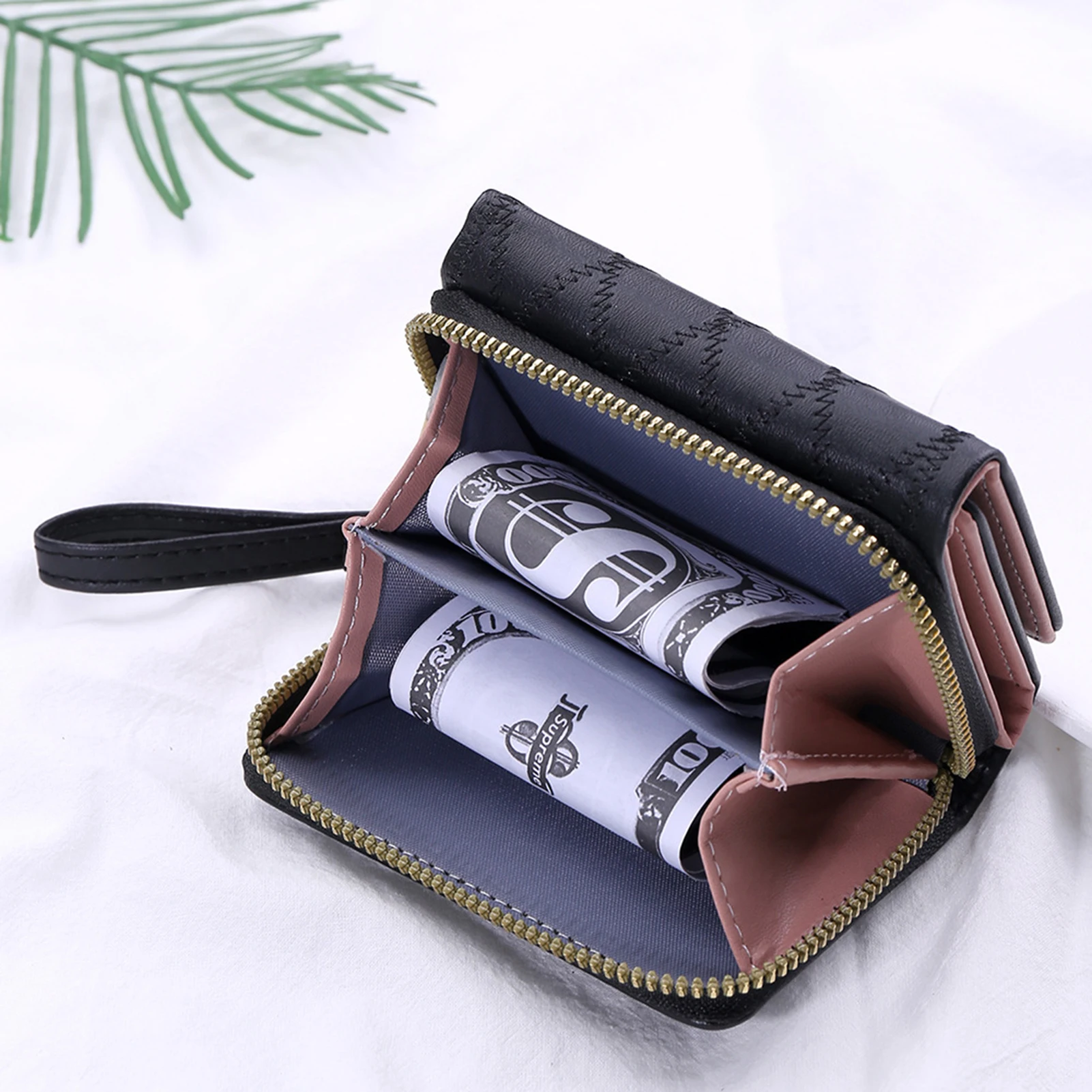 

Новый женский короткий кошелек тройного сложения, короткий кошелек, Женская сумочка, изысканный подарок на день рождения для девушек