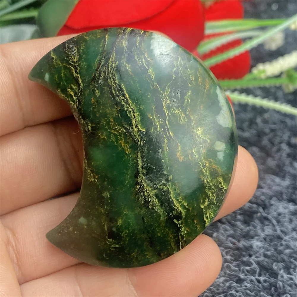 Натуральный Изумрудный драгоценный камень Красивая ручная резьба в форме Луны