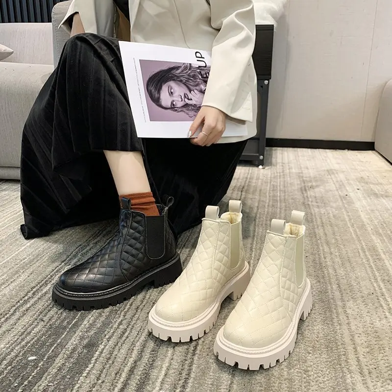 

New Woman Snow Boots Non-Slip Boots Women Warm with Short Boots Ladies Shoes Lattice Beige Black Fashion Snow Boots Chelsea