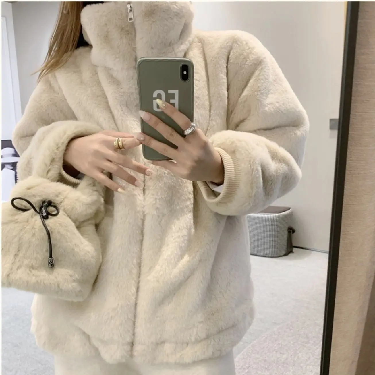 Fall Winter 2021 Plush Coats Women Thickened St-up Collar Lamb Hair Faux Otter Rabbit Hair Loose Fur Coat for Sweet Girl