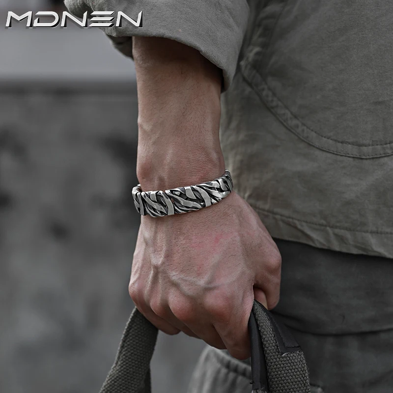 

2023 New Handwoven Bracelet Cyberpunk Neutral Alloy Jewelry Party Gift