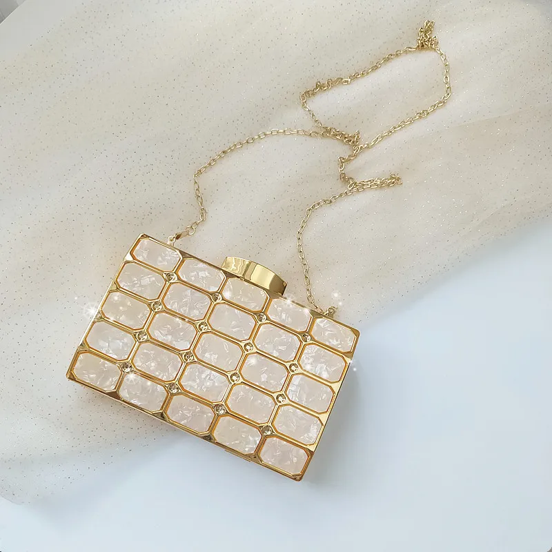 Женская Золотая Сумка-клатч со стразами модель 2023 года