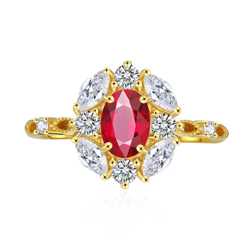 

Женское кольцо из серебра 925 пробы с красным камнем