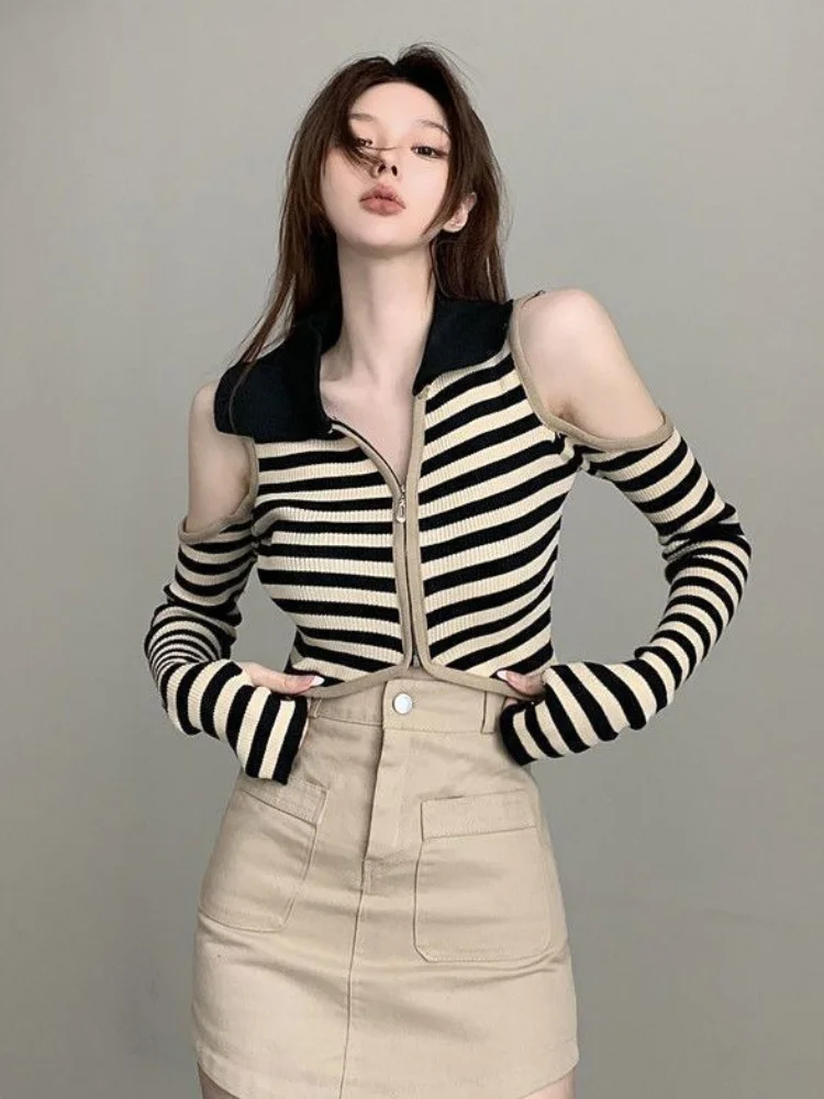 

Deeptown Harajuku Sexy Crop Knitted Tshirts Women Streetwear Aesthetic Zipper Striped Tops Hot Girl Hollow Slim Long Sleeve Tees
