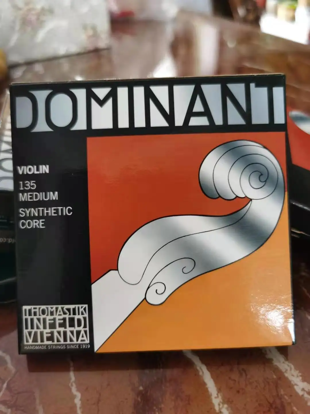 

Violin Strings, Thomastik DOMINANT, Austria 135 nylon violin strings