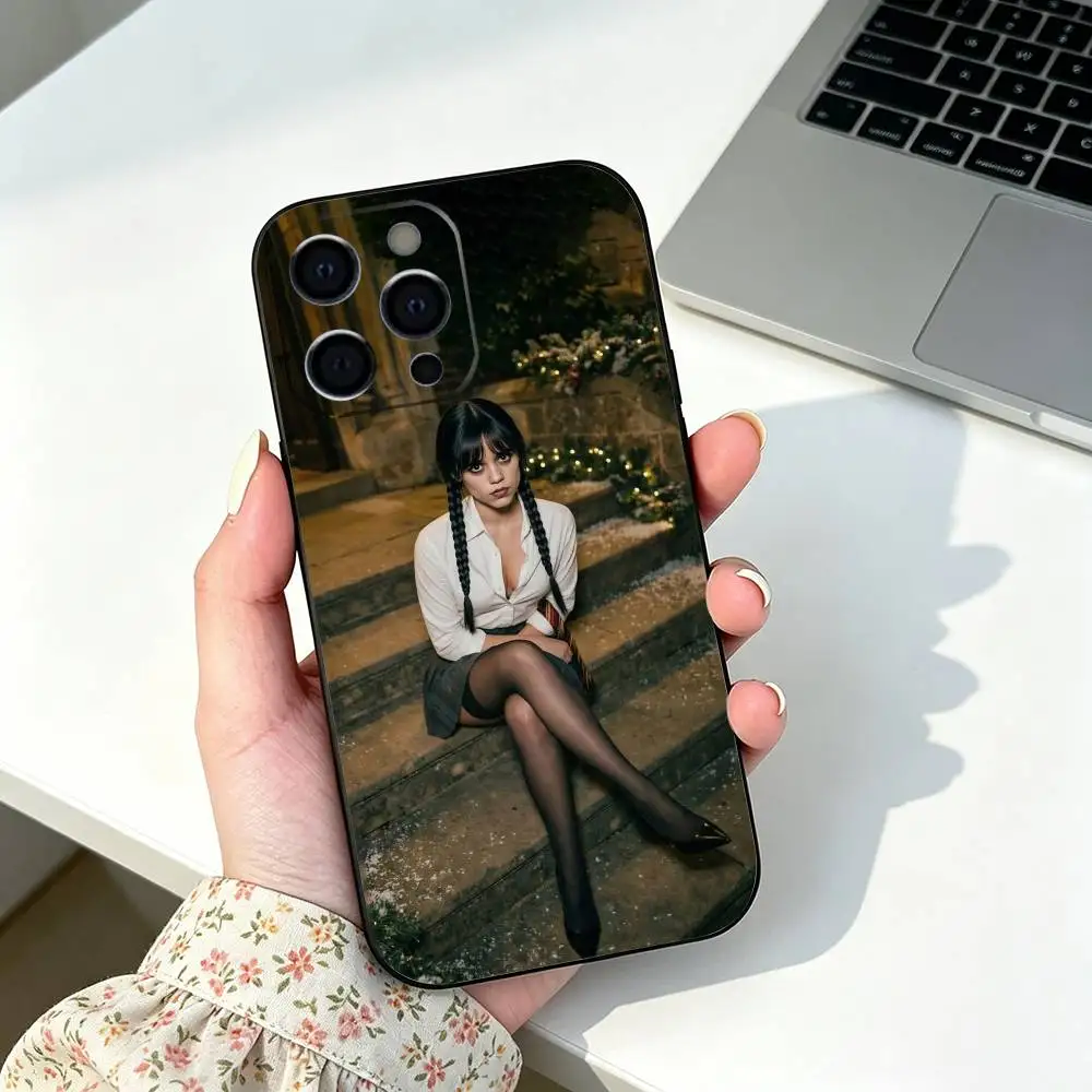 Фото Чехол для телефона A-actress-J-Jenna-O-Ortega для iPhone 12 13 14 15 16 17 Pro Max, легкий и практичный, мягкий черный чехол №2