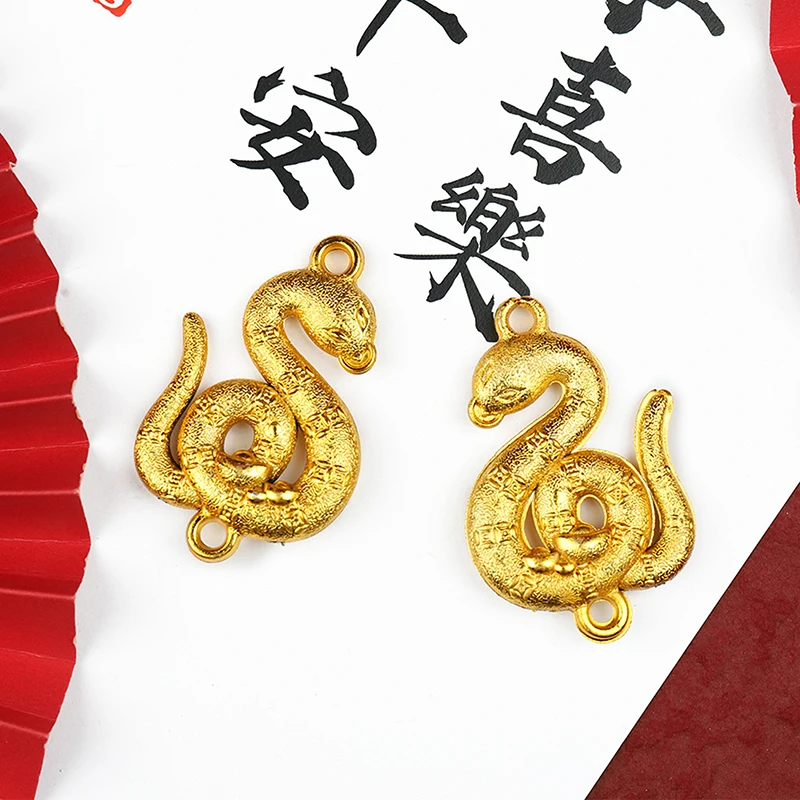 1 шт. пластмассовая подвеска в виде змеи 2025 год