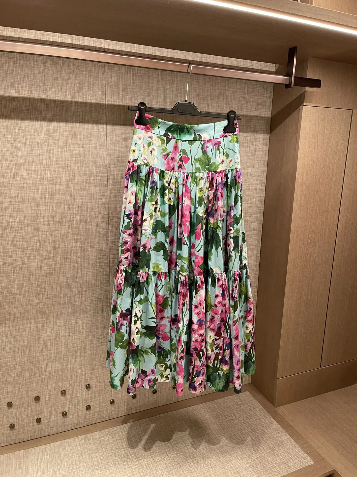 

2022 spring and summer new women's wind chime grass flower print pleated skirt