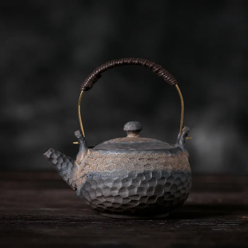 

Stoneware Hammer Loop-handled Teapot Handmade Japanese Style Retro Tea Pot Ceramic Ceramic Tea Pot Traditional Chinese Tea Set