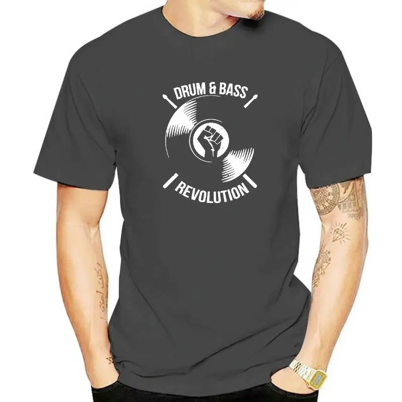 

Футболка с коротким рукавом и изображением музыкальных композиций