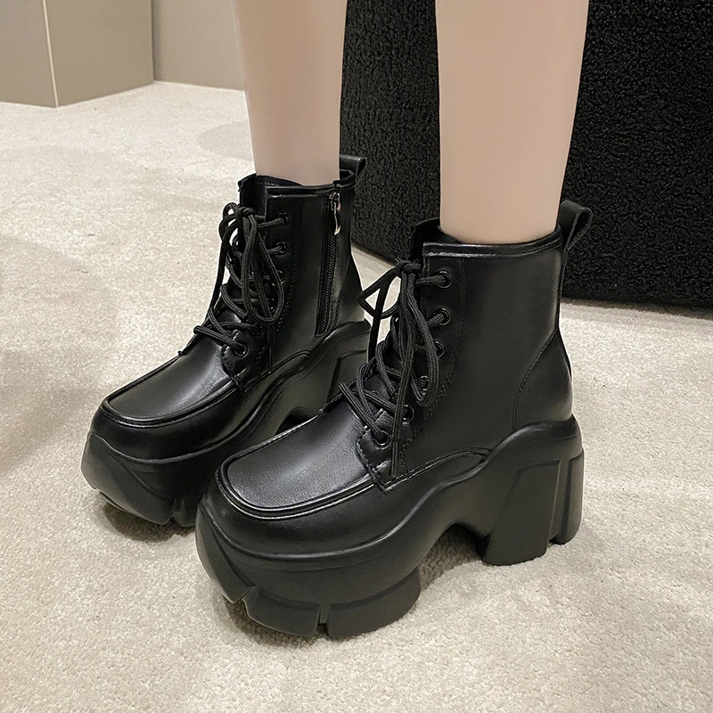 

Женские ботинки на высокой платформе 8 см, кожаные ботильоны на танкетке в стиле панк, мотоциклетные массивные кроссовки, Осень-зима 2023