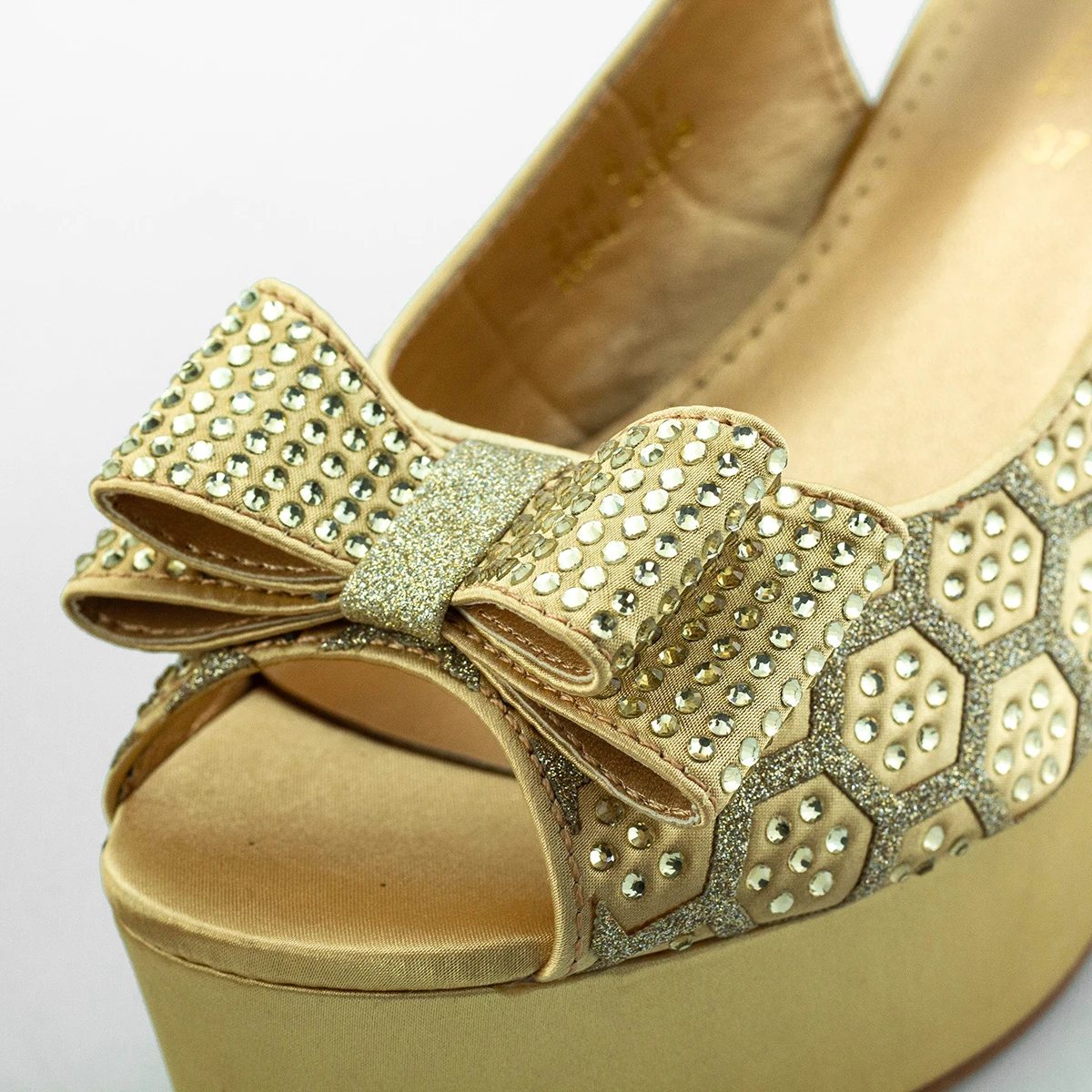Gold Wedding Party Shoes Nigerian Dress Pumps Peep Toe Bling Bling Luxury Chunky Heels for Ladies Rhinestone Slingbacks Shoe NEW