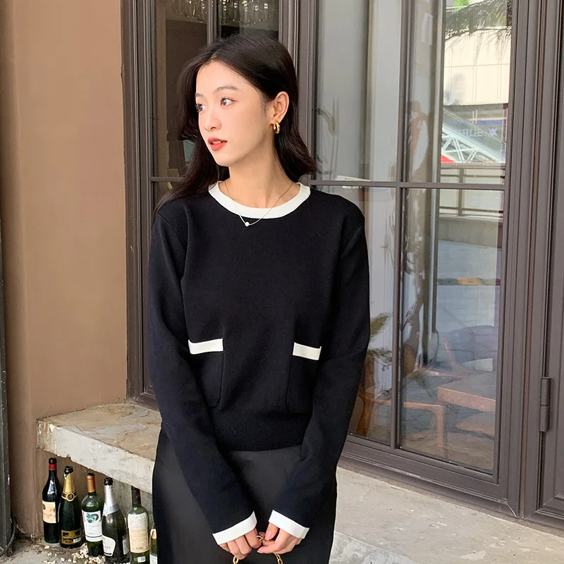 Женский свитер с карманами и круглым вырезом в стиле 90-х