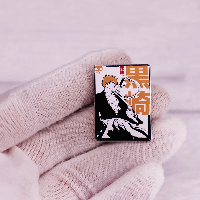 Эмалированные броши Kurosaki