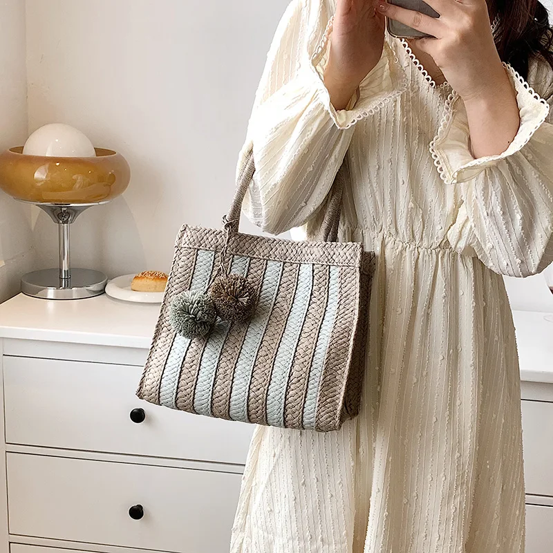 Women's Cute Tote 2023 Fashion Summer Straw Crossbody Handbags Handmade Rattan Braided Shoulder Bag Roman Vacation