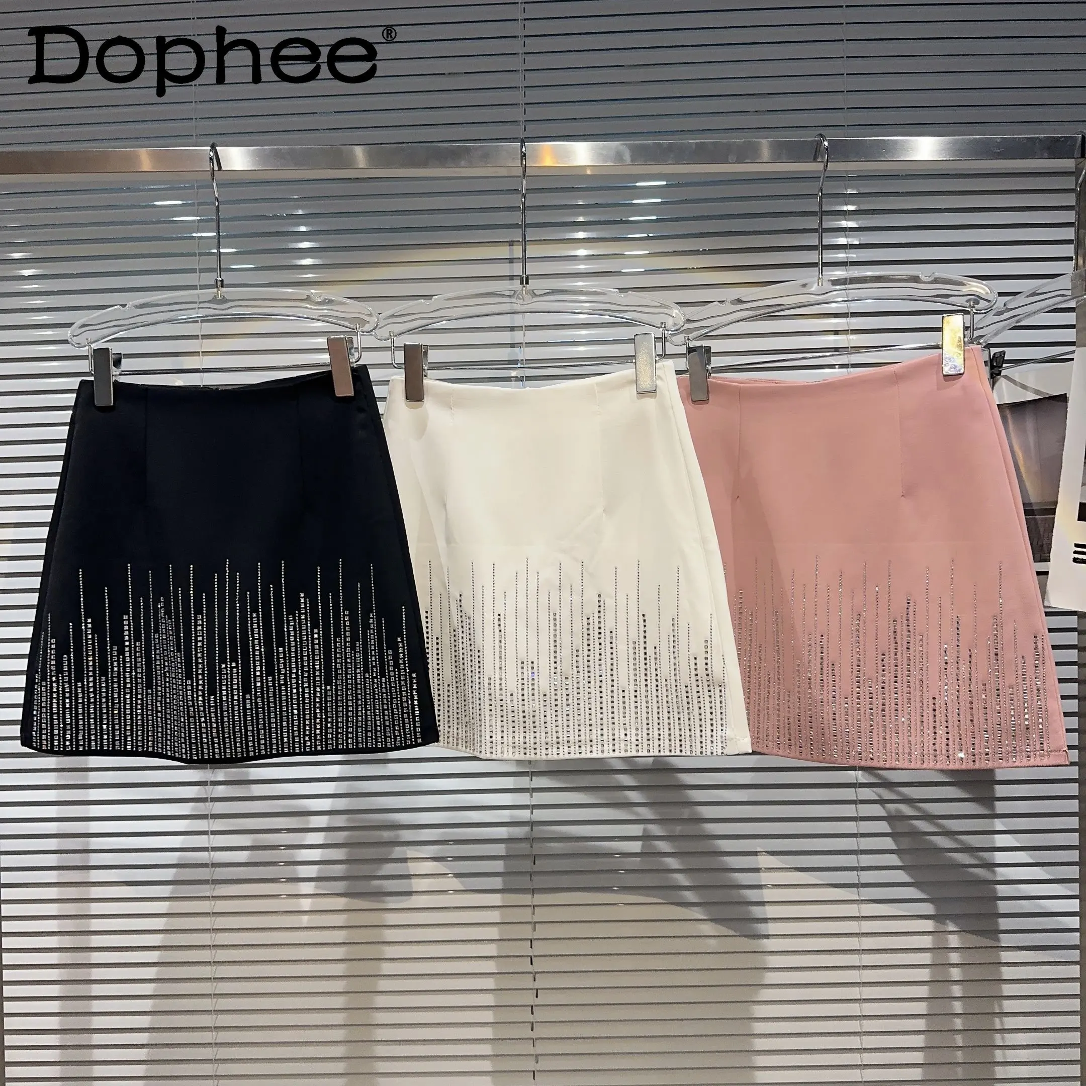 

Hot Sale 2023 Summer Autumn New Gradient Rhinestone Heavy Industry Black Skirt Women Socialite Sheath A- Line Bodycon Mini Skirt