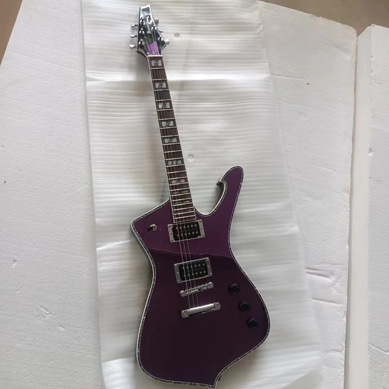 

Iceman Paul Stanley Signature Purple Fractured Mirror Electric Guitar CrackMirror Pickguard Abalone Body Binding Chrome Hardwaer