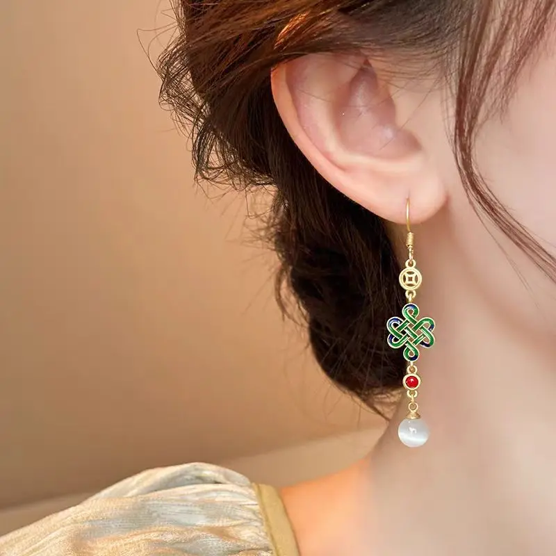 Китайские висячие серьги с узлом