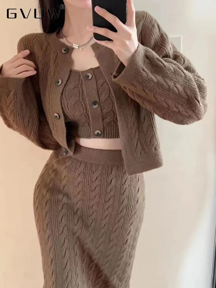 

Женский трикотажный комплект из трех предметов GVUW, однобортный короткий жакет с длинным рукавом, Модная элегантная юбка с завязками, новинк...