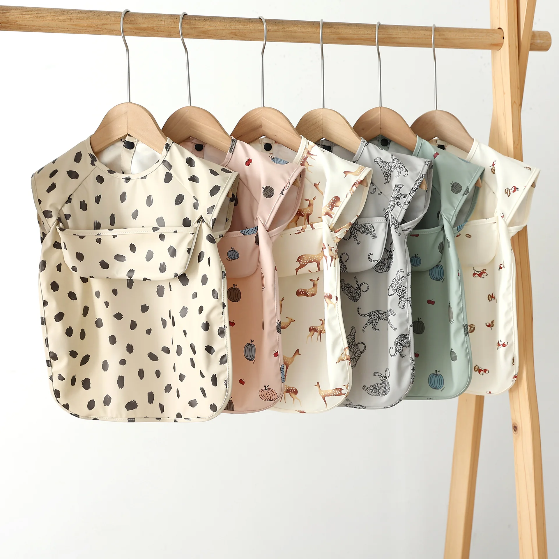 

Infant Sleeveless Bib Baby Bibs Baby Boys Girls Baby Stuff Cute Print Bibs Baby Feeding Bib for Children Burp Cloths 6-54Months