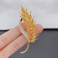 new high end luxury golden harvest rice ear corsage simple inlaid pearl brooch exquisite coat suit explosion accessories
