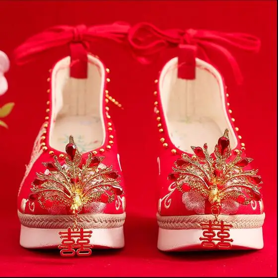 Красная женская обувь на высоком каблуке 9 см свадебная Весенняя вышивка