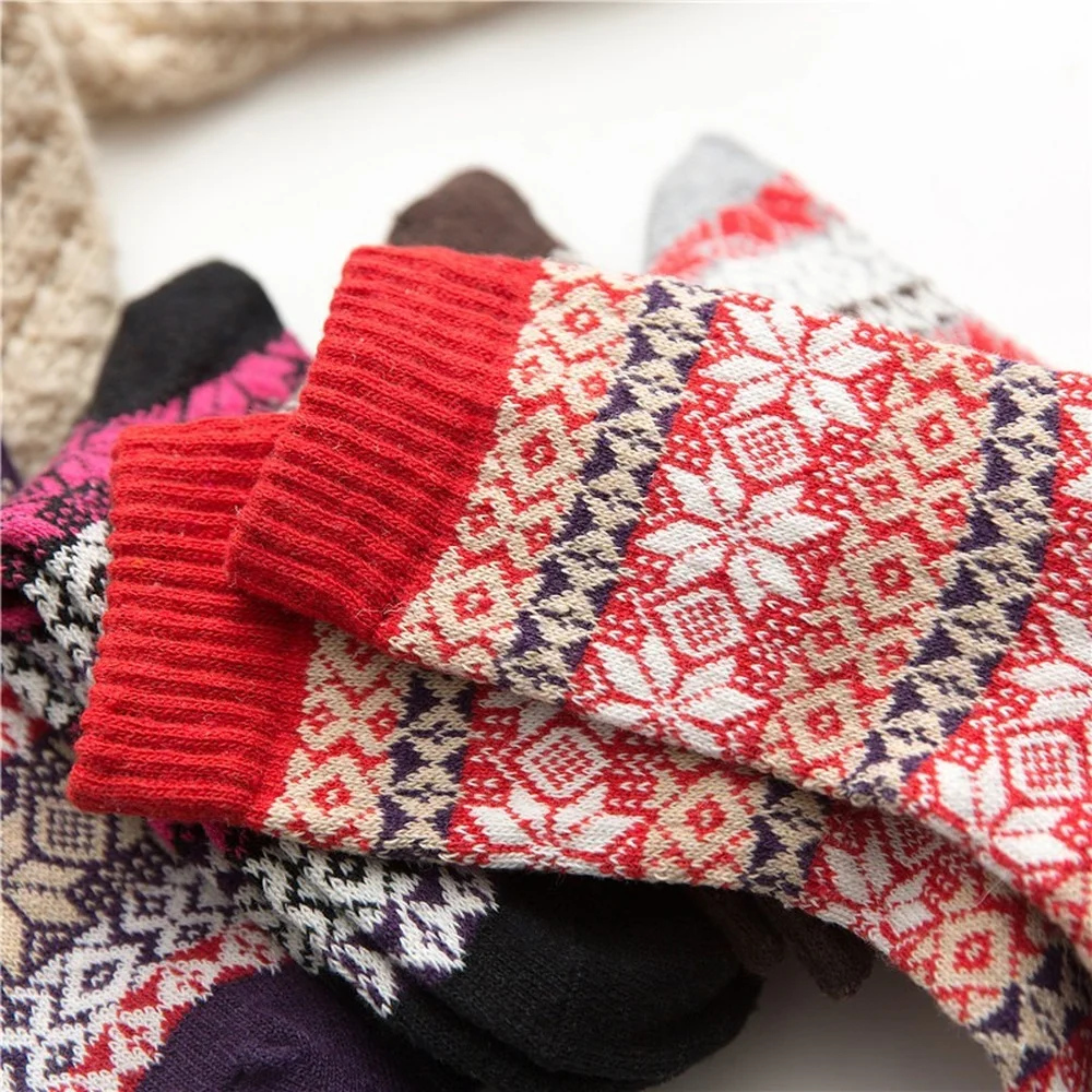5 Pairs Hot Selling Winter Women Rabbit Wool Socks Super Thick Warm Cashmere Snowflake Octagon Flower Women Socks