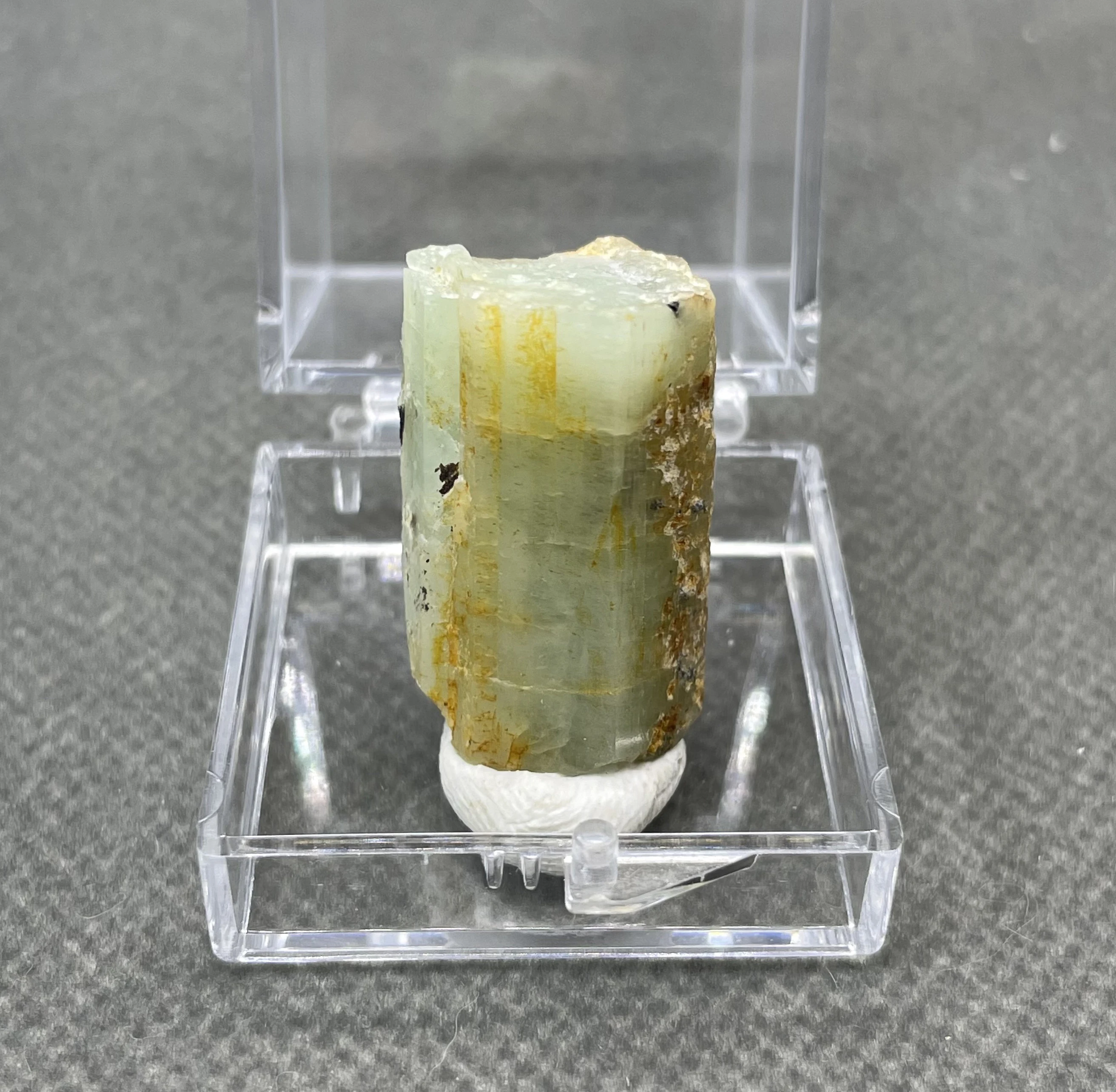 

Образец минерала изумруда QIANCHUAN