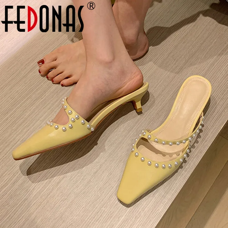 

Женские босоножки с жемчугом FEDONAS, белые туфли из натуральной кожи, повседневная обувь для выпускного вечера и вечеринки на лето 2019
