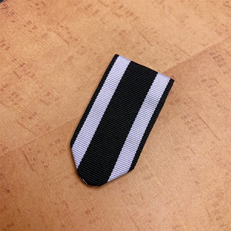 

Металлические булавки в стиле ретро