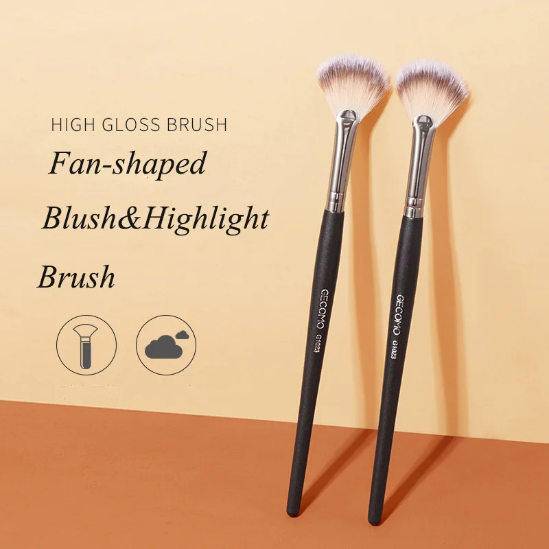 

Cosmetics Professional Makeup Brushes Fan-shaped Blush Highlight Brush Soft Easy To Wear Makeup Brush for Beauty Makeup Tools