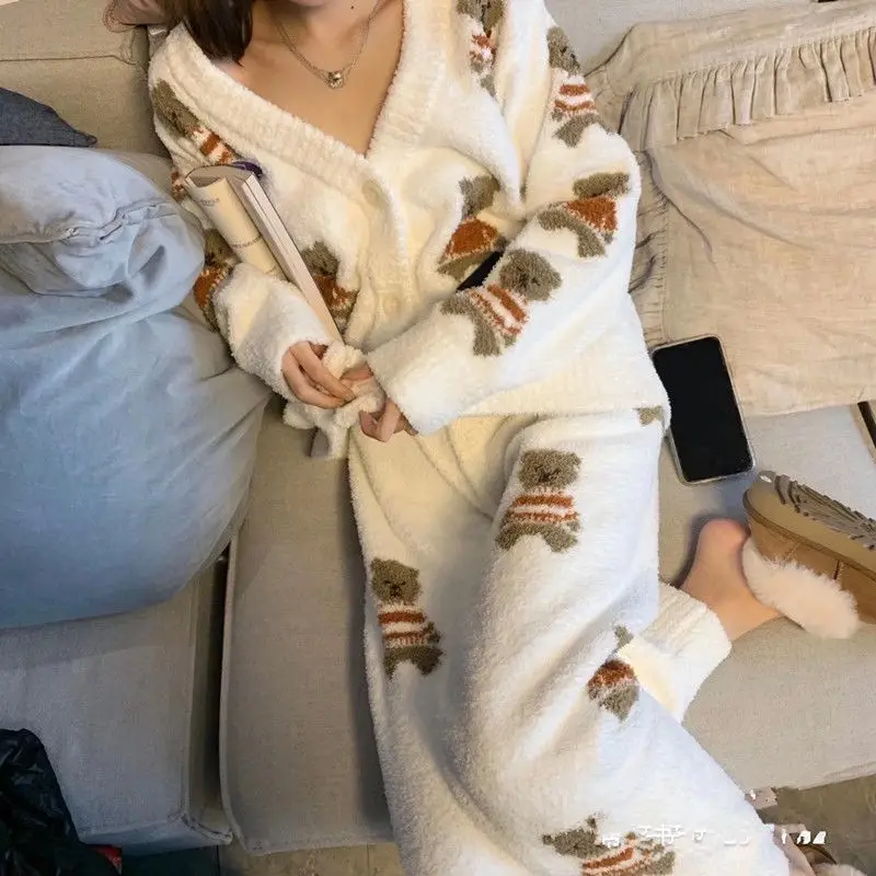 

2022 Winter New Fashion Pajamas Women Sweaters Can Be Worn Outside Coral Fleece Suits Warm Home Clothes Boutique Clothing