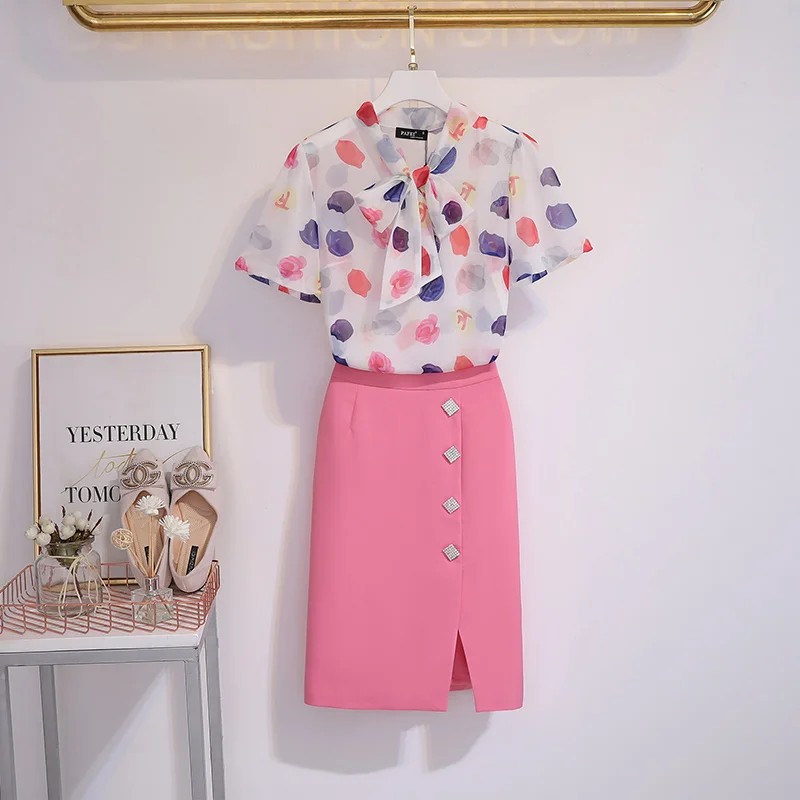 

2022 Women's New Summer High-end Temperament Bow V-neck Short Sleeve Printed Top + Fashionable Skirt Career Suit Two-piece Set