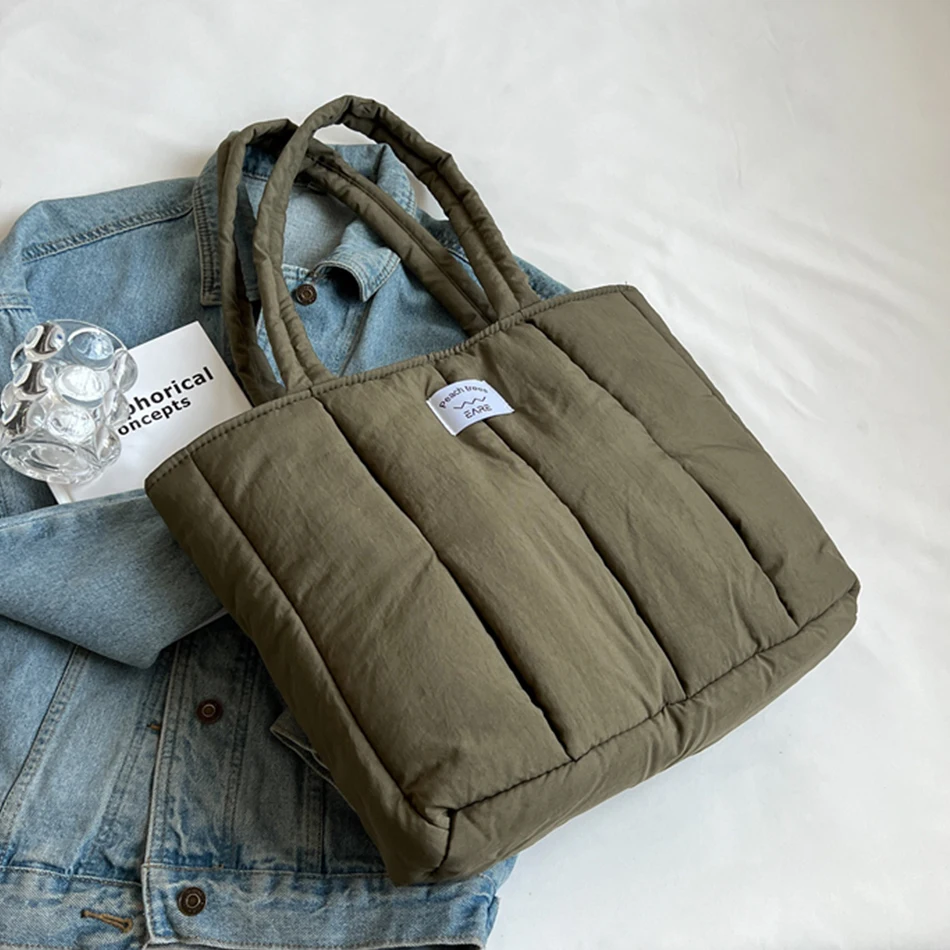 

Высококачественная нейлоновая женская сумка с подкладкой, зимняя новая модная вместительная сумка через плечо, роскошная брендовая дизайн...