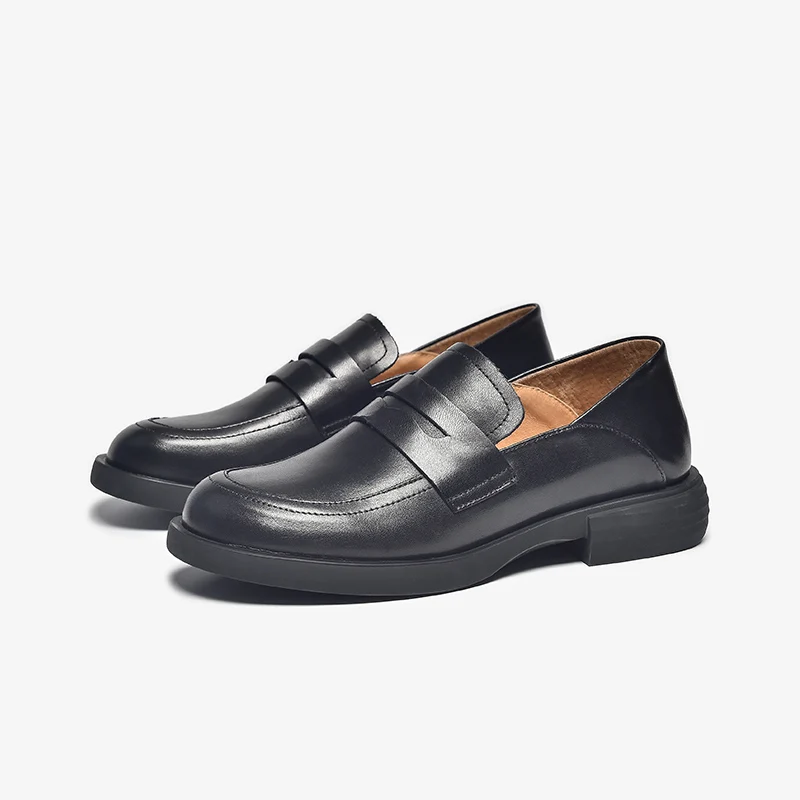 

Лоферы без шнуровки из натуральной коровьей кожи, с круглым носком