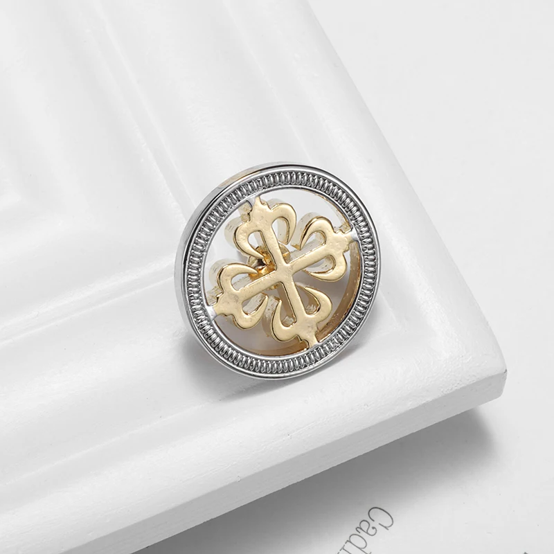 

Men's Fashion Simple Copper Gold Color Flower Brooch Lapel Pin High End Banquet Ball Shirt Clothing Accessories