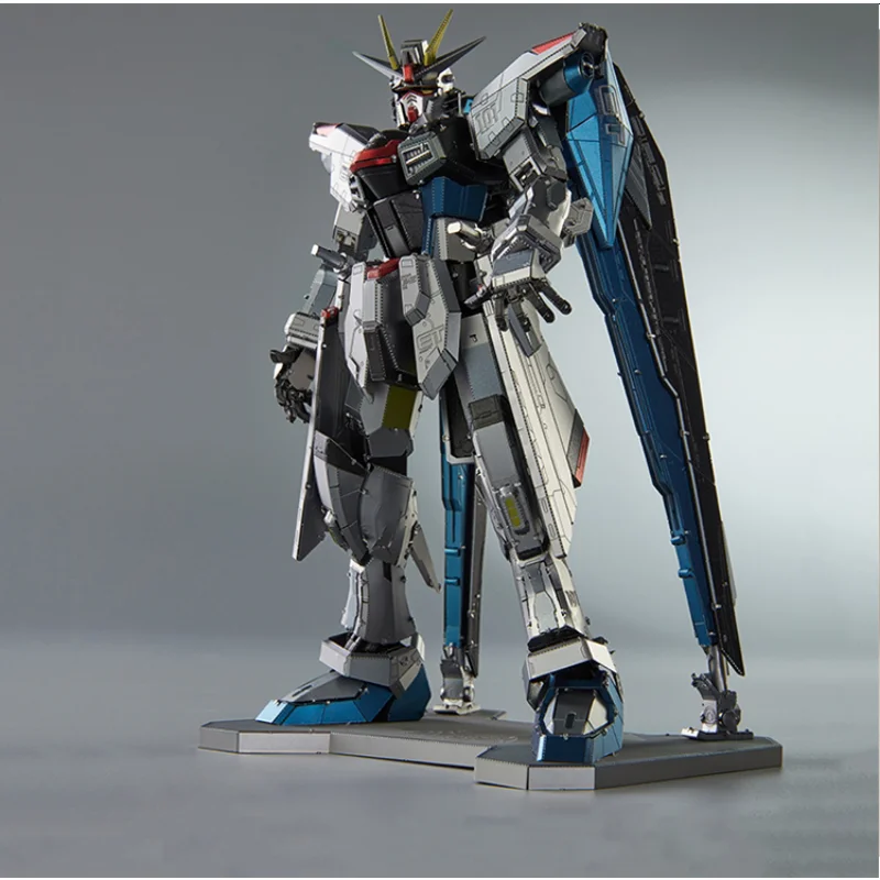 

Bandai Freedom Gundam ZGMF-X10A All-metal 1/144 Diy Mobile GUNDAM Suit 3D Puzzle Mobile Fighter Mobile Suit Children's Gifts