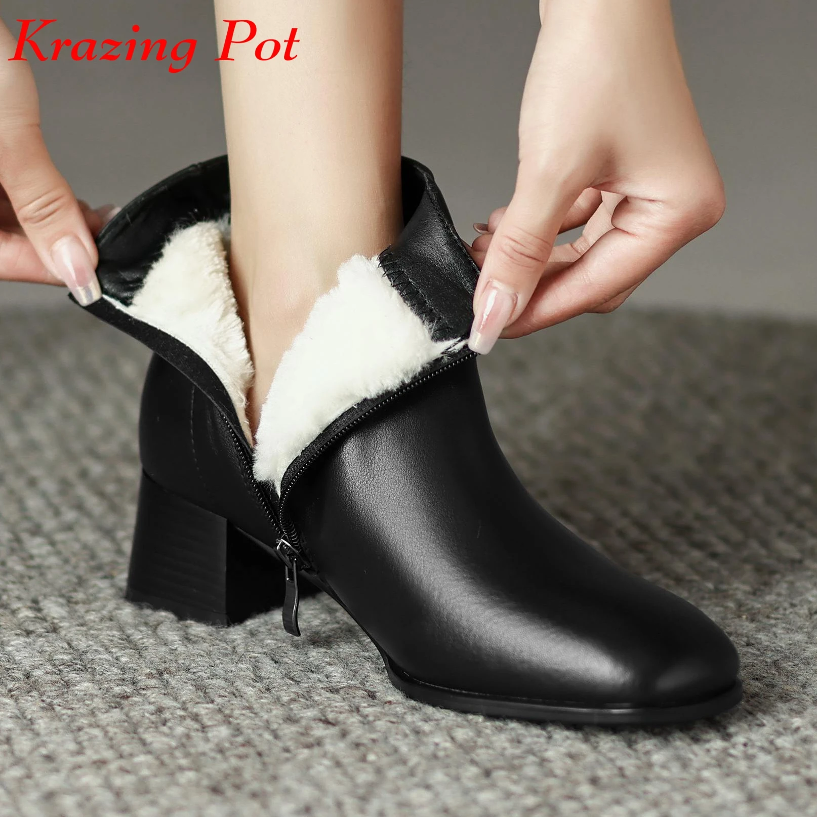 

Krazing Pot Cow leather Round Toe Med Heels Cold Resistance Snow Boots Fur Retro Fashion cozy gentlewomen Zipper Ankle Boots