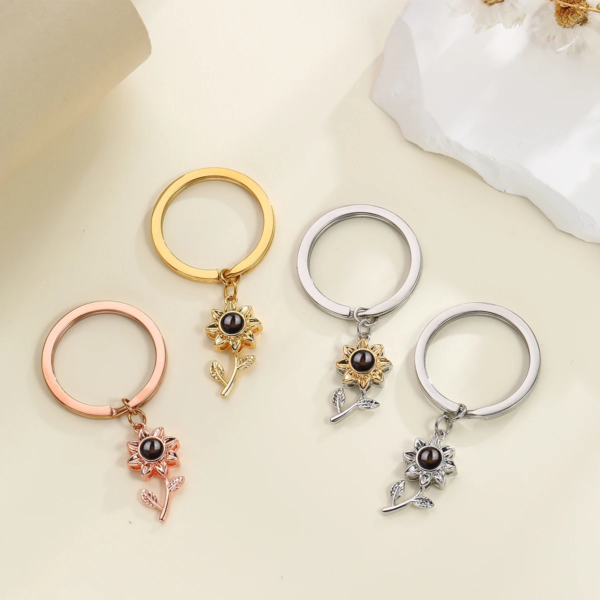 Кольцо для ключей с подвеской в виде подсолнуха