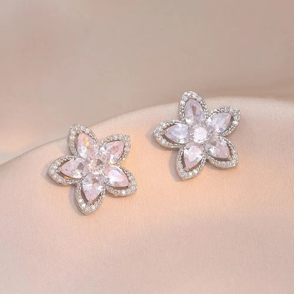 Женские трансграничные европейские и американские циркониевые пятилепестковые