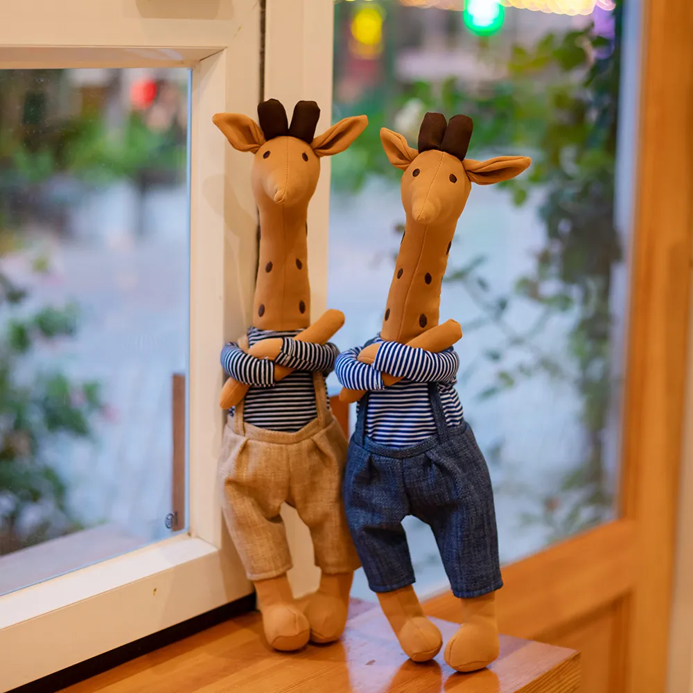 

Lovely Giraffe Plush Toys Cute Stuf Dolls with Clothes Animal Plush Toy Soft Doll Thorw Pillows Warming Softing Gifts for Kids