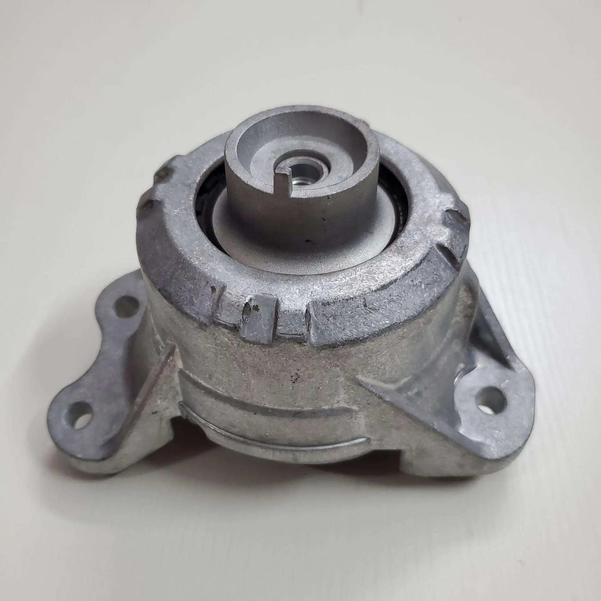 СТТ 2052405900 Автомобильные аксессуары левый кронштейн крепления двигателя для