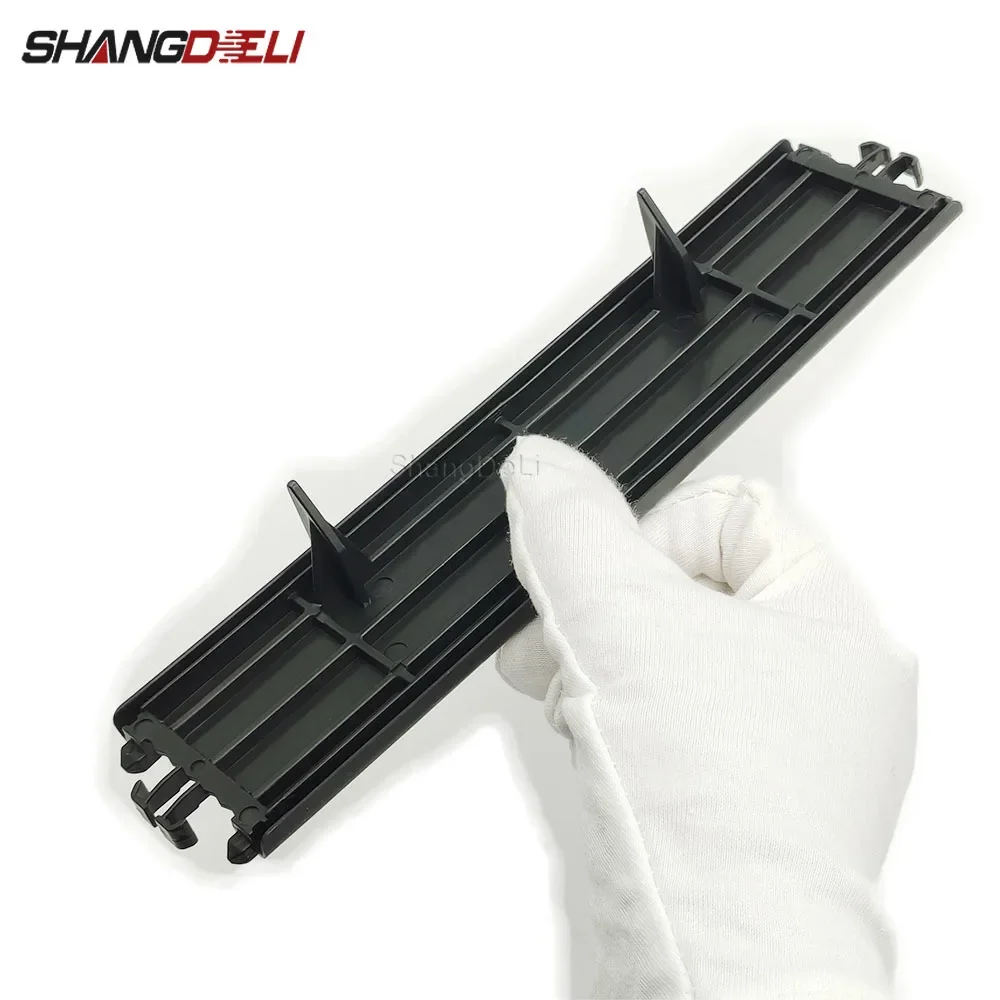 Крышка фильтра кондиционера салона автомобиля совместимая с Toyota Corolla C-HR Camry RAV4