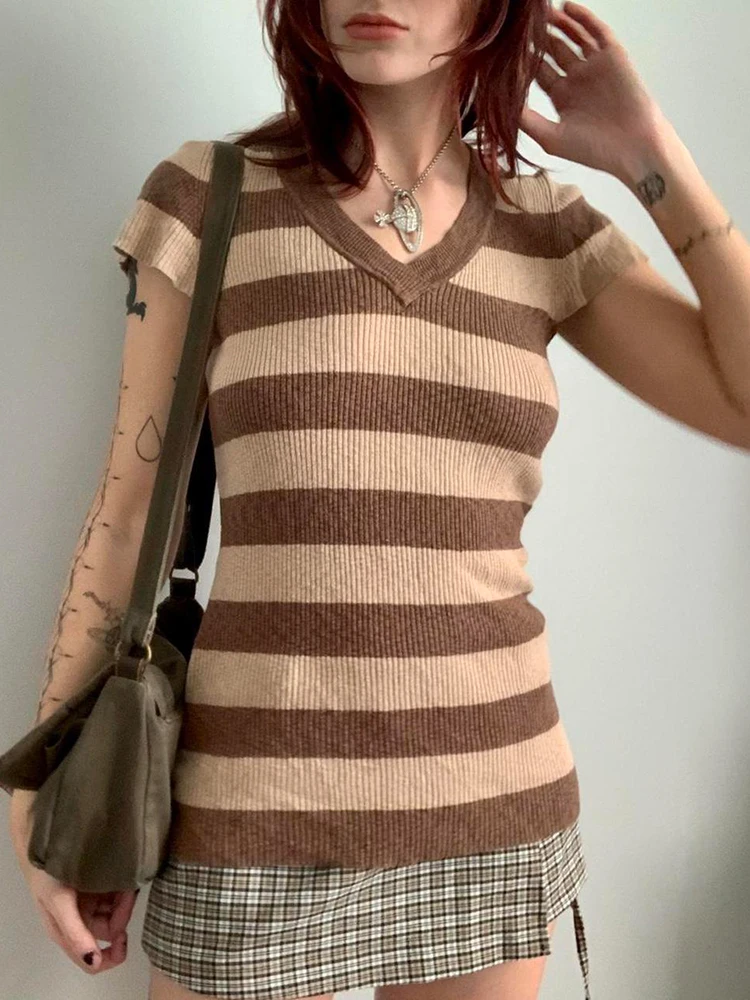 

ShowmirrorV-Neck Women Striped Tops Casual Knit Short Sleeve Korean Slim T-shirt Vintage Preppy Female Summer Tee Harajuku Y2K