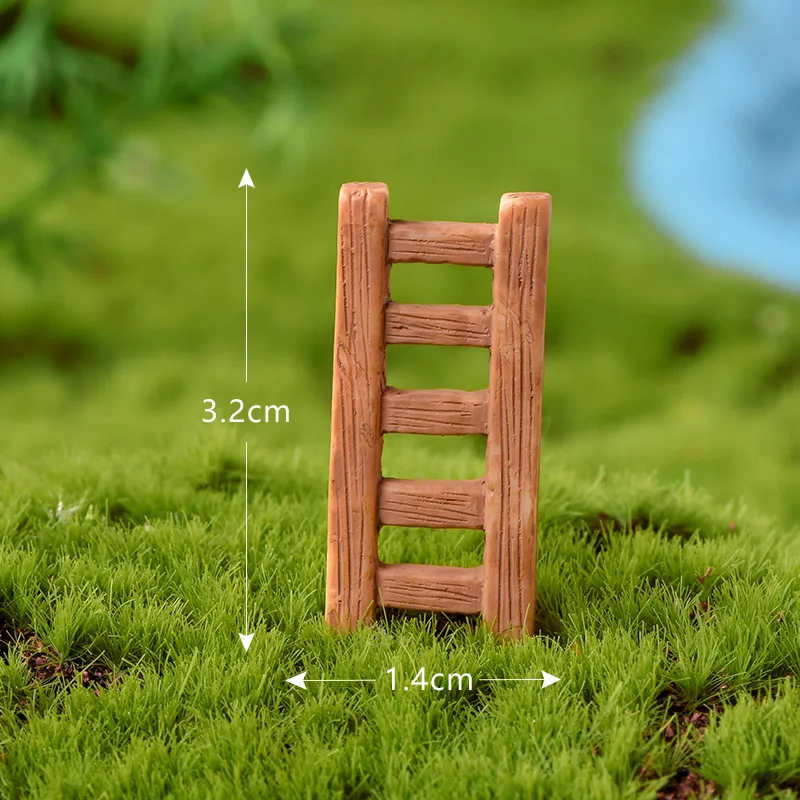 

Миниатюрная фигурка кролика из полимера