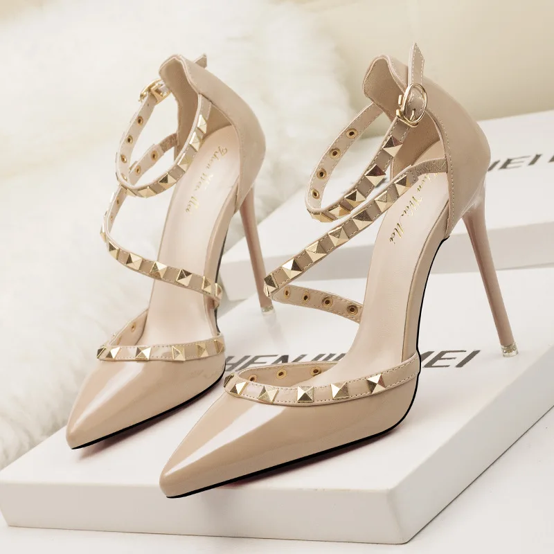 

Spring/Summer Pointed Hollow Lacquer Leather Metal Rivet Single Shoes Thin Heel High Heel Banquet Dress Large Size Women Sandals